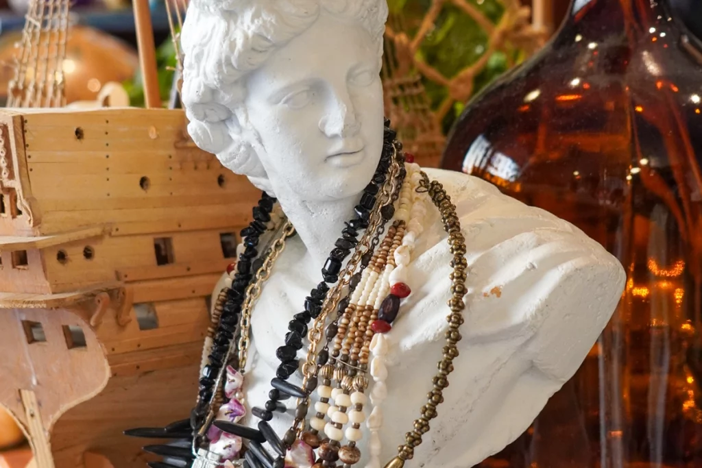 brocante aix les bains au mistral gagnant.webp